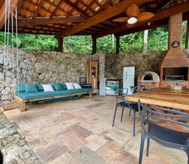 Juquehy Chalet De Esquí | Ecovillage Juquehy, Chalé com 2 suítes e Mirante ao Mar