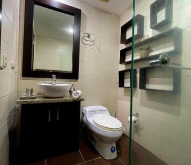 Simon Bolivar Apartamento | Ecuabook OmniHospital Torre Sol 702