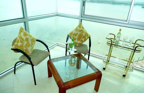 Las Penas Apartamento | Ecuabook PentHouse con Jacuzzi vista Río junto Wyndham XI-I