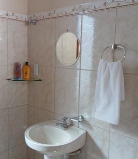 Guaratingueta Casa | Edícula quarto suíte, confortável e bem localizado