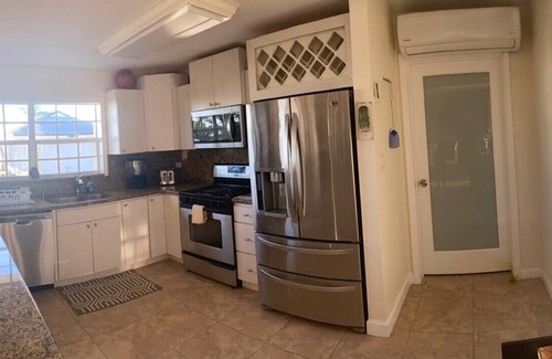 Alice Town Casa | Eddy's Beach House