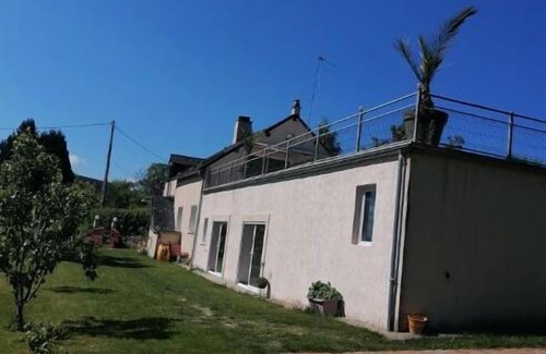 Roussillon-en-Morvan Casa | Edelweiss family home with swimming pool/sauna.
