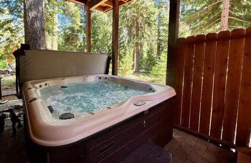 Tahoe Woods Casa | Edelweiss Retreat- Close to Lake and Ski Resorts- Pet Friendly- Hot Tub