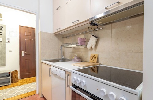 Novi Beograd Apartamento | Eden: 1-bedroom apartment in New Belgrade -fast wifi and dedicated working space