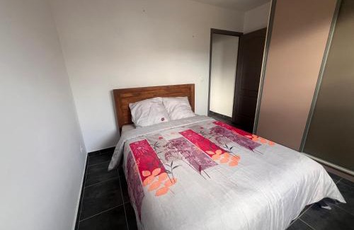 Sainte-Suzanne Apartamento | Eden Garden t3 appartement spacieux avec jardin Eco-ferme