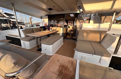 Porquerolles Casa | Catamarán EDEN moderno de 2 a 8 pers. en el puerto