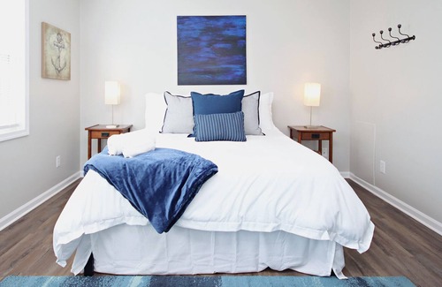 Belmont Apartamento | Eden - perfect stay in lower Belmont! Internal name: 1301 B Knoll Street