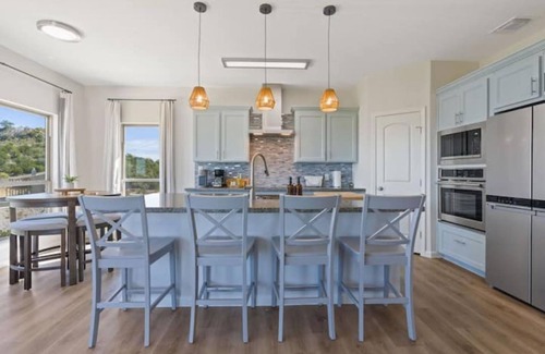 Canyon Lake Casa | Eden Vista - Lake views with private heated pool!