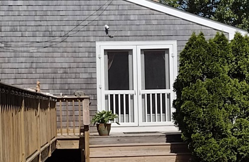 Edgartown Apartamento | Edgartown convenience to beach, restaurants, shopping and public transportation.