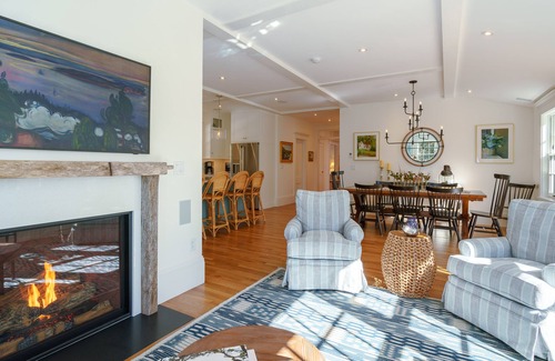 Edgartown Casa | Edgartown Historic, Remodeled, Luxury Home - In-Town, Beach Access, AC, Parking