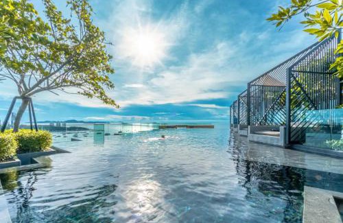 Pattaya Bay Apartamento | Edge Central Pattaya Residence with Living Room