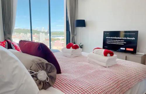Pattaya Bay Apartamento | Edge Central Pattaya SeaView with Infinity Pool & Free Netflix