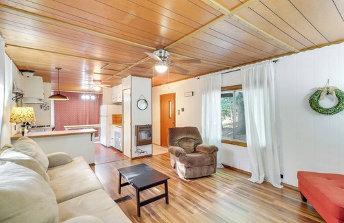 Edgemont Casa | Edgemont Home w/ Deck ~ 9 Mi to Greers Ferry Lake!