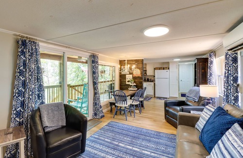 Edgemont Casa | Edgemont Waterfront Cabin Rental w/ Beach Access!
