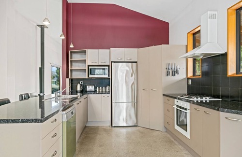 Lowburn Casa | Edgewater Escape - Cromwell Holiday Home