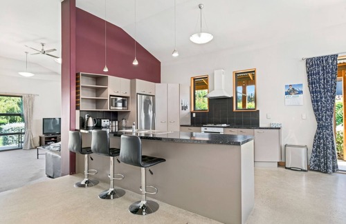 Lowburn Casa | Edgewater Escape - Cromwell Holiday Home