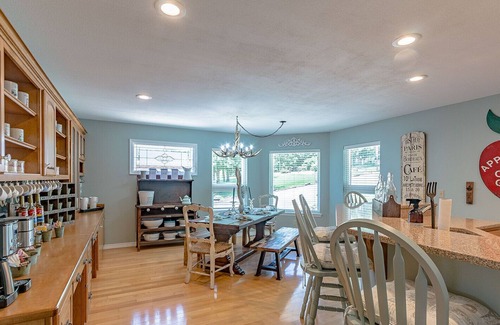 Bella Vista Casa | Edgewater Escape Lakefront Home