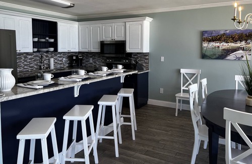 Panama City Beach Complejo | Edgewater Tower 1 Penthouse 2BR Plus Loft 2 1/2 BA with Private Rooftop Deck!