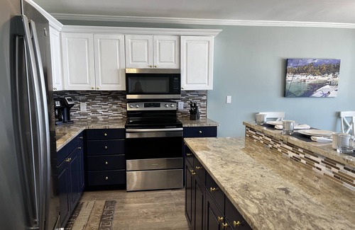 Panama City Beach Complejo | Edgewater Tower 1 Penthouse 2BR Plus Loft 2 1/2 BA with Private Rooftop Deck!