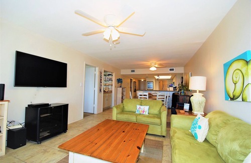 South Padre Island Condominio | Edgewater Unit #304 2 Bedroom Condo by RedAwning