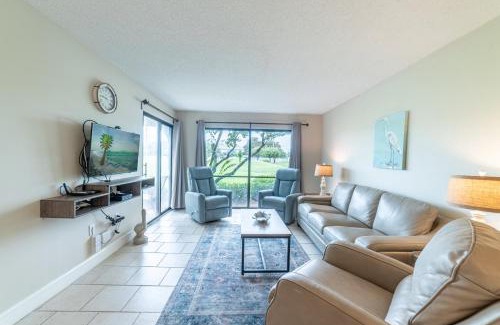 Panama City Beach Casa | Edgewater Villa 2006 'Sandy Shores Hideaway'