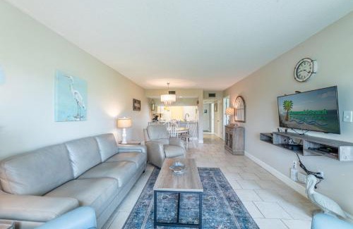 Panama City Beach Casa | Edgewater Villa 2006 'Sandy Shores Hideaway'