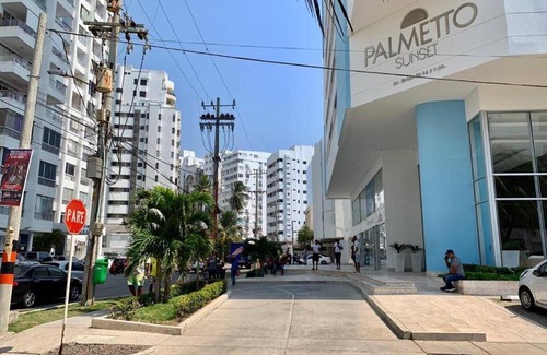 El Laguito Apartamento | Edificio Palmetto Sunset Apt 1805