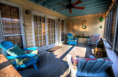 Llano Casa | EDIT 4,000+sf house, 4 bedrooms (2 masters), 3 and 1/2 bath, sleeps 8-10