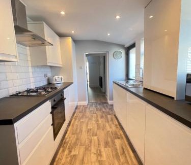 Tynemouth Casa | Edith Haven Tynemouth Fabulous Coastal Holiday Home with Free OnStreet Parking