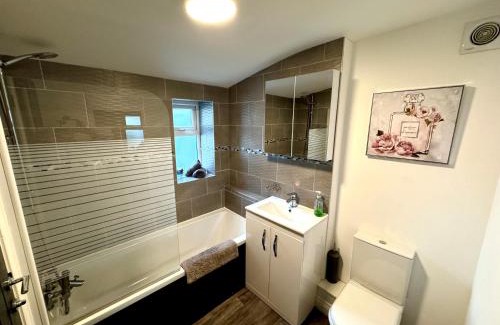 Tynemouth Casa | Edith Haven Tynemouth Fabulous Coastal Holiday Home with Free OnStreet Parking
