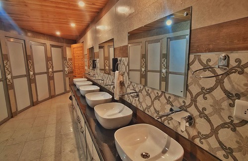 Dharamshala Hotel | EDM Hostel