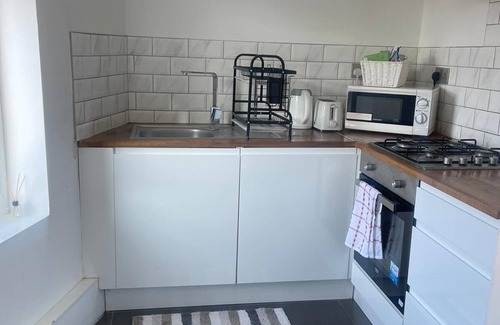 Selhurst Apartamento | EEJs Modern 3 bed apartment - near station to Central London