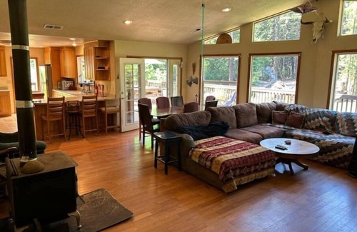 Myers Flat Casa | Eel River house