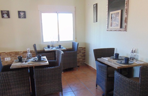 Zurgena Cama Y Desayuno | Een originele cortijo waar je logeert bij Belgen in Andalusië