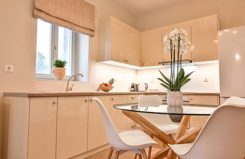 Mavrovouni Casa | EFMAR Exclusive Stone Residences