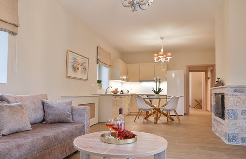 Mavrovouni Casa | EFMAR Exclusive Stone Residences