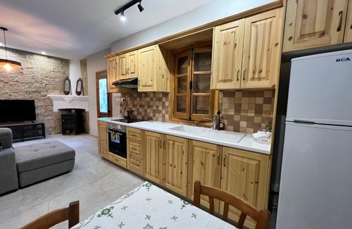 Omodos Casa | Eftis - Renovated Traditional House