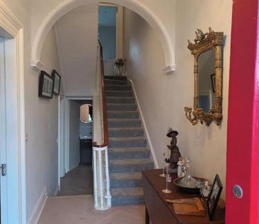 Bray Casa | Eglinton Road - Super King - Private Bathroom