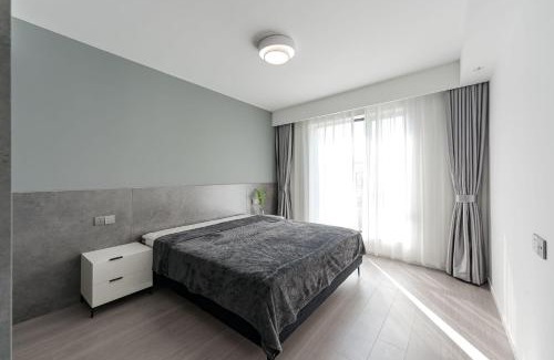 Huangpu Apartamento | EHUB - Walk to Yuyuan Garden, the Bund and People's Square, Boutique 3Bedroom Fully Equipped Family APT , very close to Subway