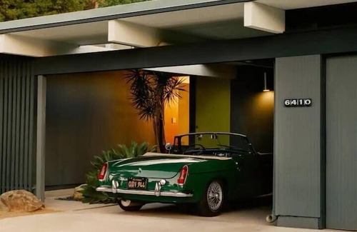 Thousand Oaks Casa | Eichler Mid Century Modern Designer Pool/Jacuzzi