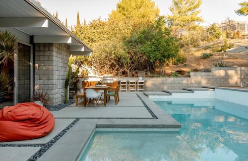 Thousand Oaks Casa | Eichler Mid Century Modern Designer Pool/Jacuzzi
