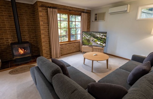 Eildon Hotel | Eildon Motel Main house