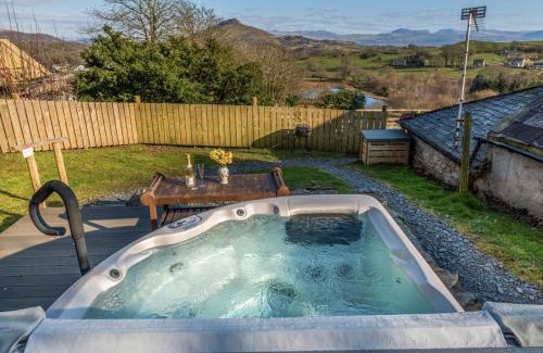 Pentrefelin Casa | Eisteddfa Country House Cottages