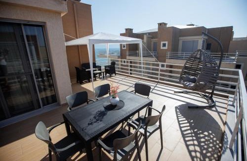 Vlore Apartamento | Eka Luxury Beachfront Two-Bedroom Apartment
