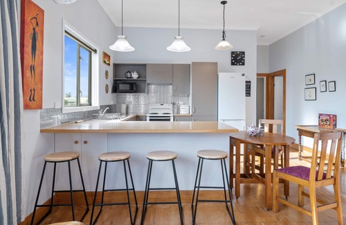 Bell Block Casa | Ekhaya – New Plymouth Holiday Home