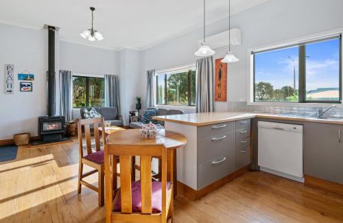Bell Block Casa | Ekhaya - New Plymouth Holiday Home