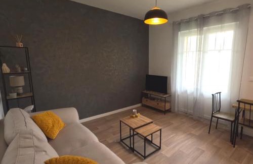 Angouleme Apartamento | Elégant T2 au calme avec terrasse et climatisation