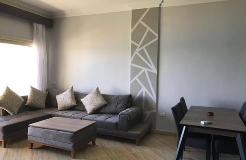 Village Road Apartamento | El Andalusia Luxury Apartment