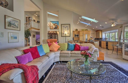 Fletcher Hills Casa | ¡NUEVO! Lavish El Cajon Home w / Grill Station + 3 Decks