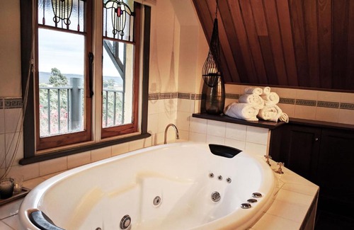 Elevated Plains Casa | El Camino country cottage with terrace and stunning views
